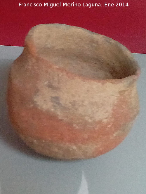 Cerro de la Pe�a del Hierro - Cerro de la Pe�a del Hierro. Cuenco carenado. Edad del Bronce. Museo arqueol�gico de V�lez-M�laga