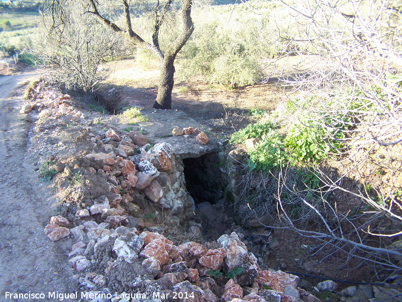 Calzada de la Sierra - Calzada de la Sierra. Paso a lo que ser�a una antigua huerta