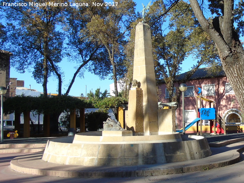 Monumento a Jacinto Higueras - Monumento a Jacinto Higueras. 