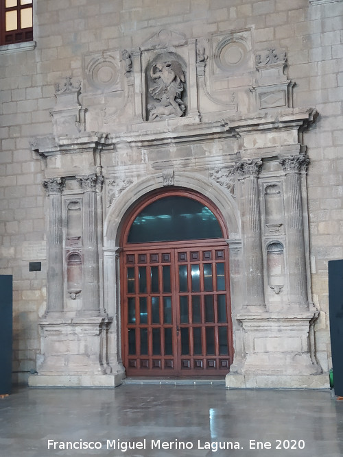 Iglesia de San Miguel - Iglesia de San Miguel. Portada en el Museo Provincial de Ja�n