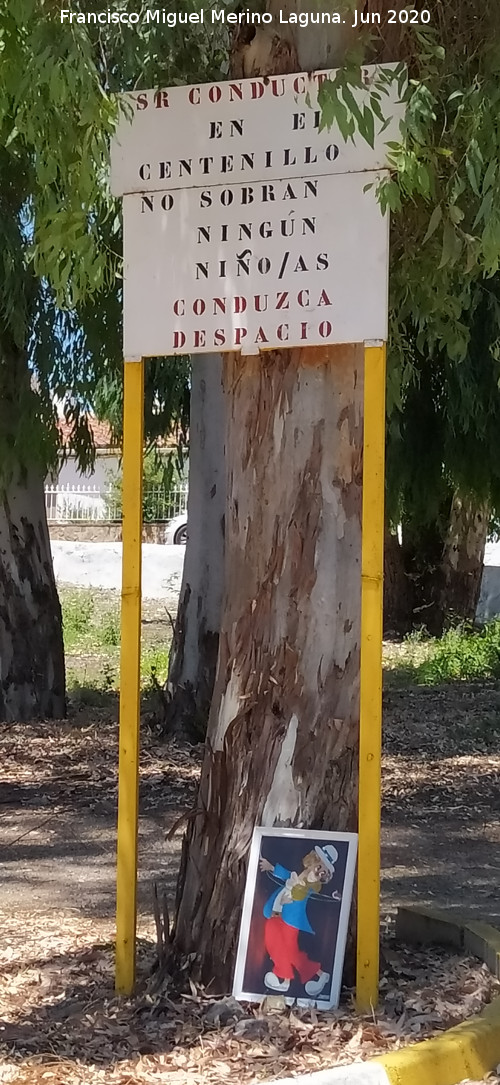Curiosidades - Curiosidades. Cartel a la entrada de El Centenillo - Ba�os de la Encina