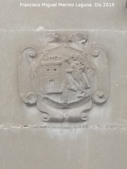 Casa de la Calle Gracia n� 45 - Casa de la Calle Gracia n� 45. Escudo derecho