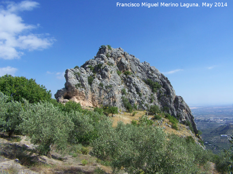 Cueva de las Pe�as de Castro - Cueva de las Pe�as de Castro. Cueva a la derecha de la Pe�a norte