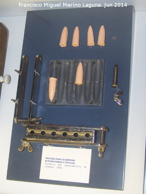 Museo del Hospital de los Marqueses de Linares - Museo del Hospital de los Marqueses de Linares. M�quina para hacer supositorios