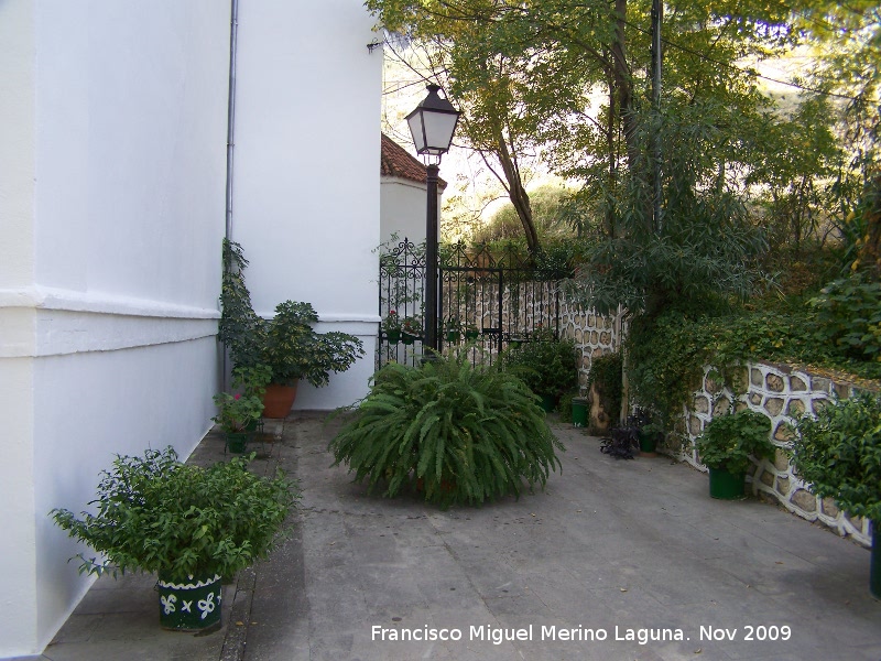 Santuario de C�nava - Santuario de C�nava. Jardines laterales