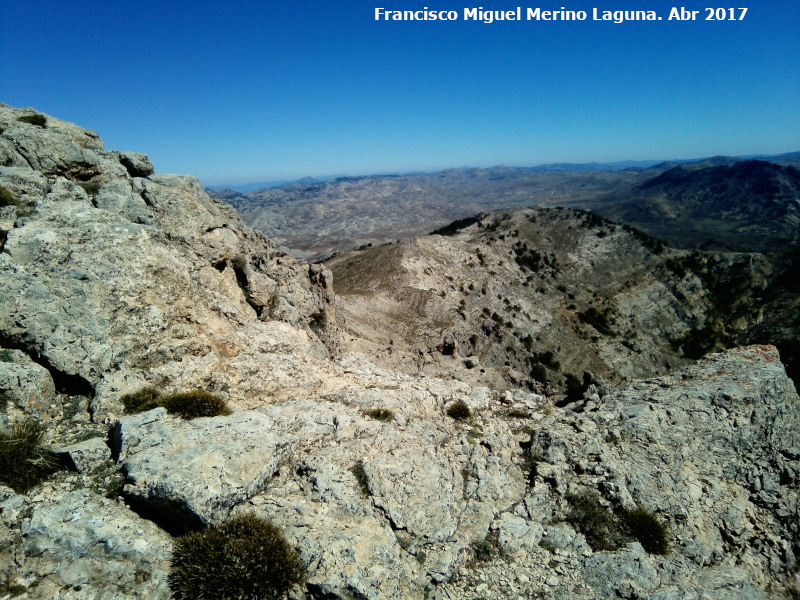 Empanadas - Empanadas. Vistas hacia la Morra de los Tres Mojones
