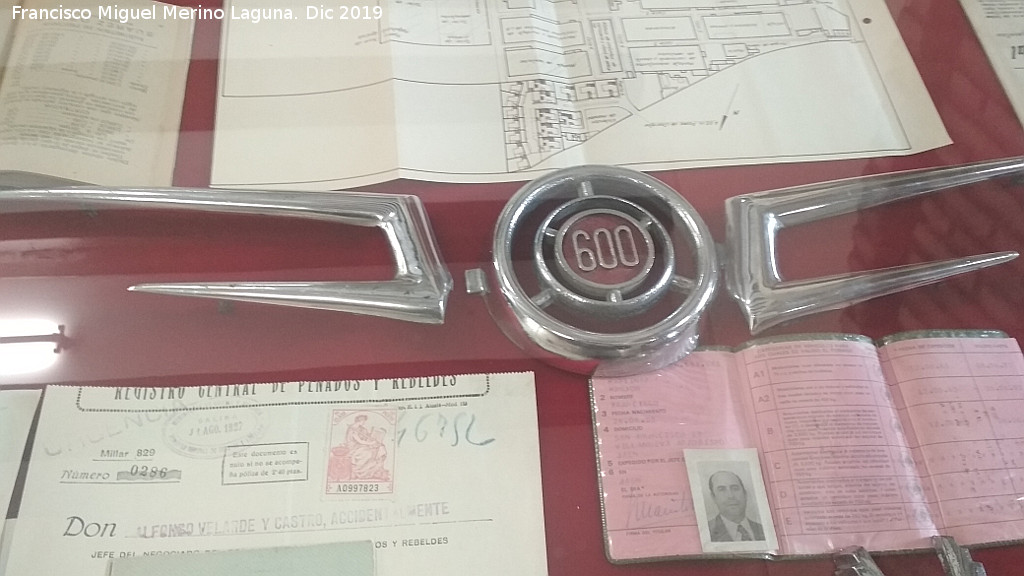 SEAT 600 - SEAT 600. Archivo Hist�rico Provincial de Ja�n