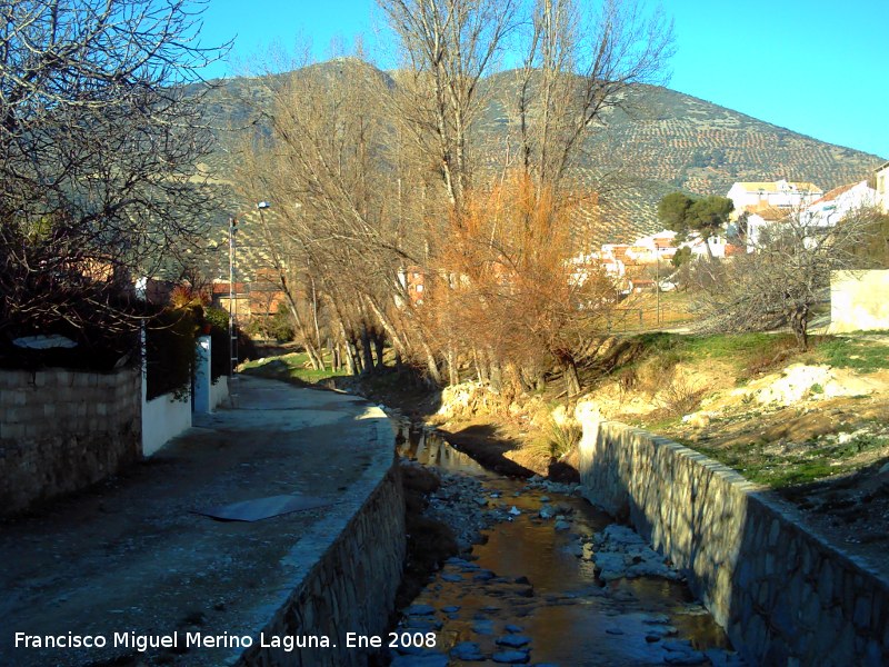 R�o Fr�o - R�o Fr�o. A su paso por la poblaci�n