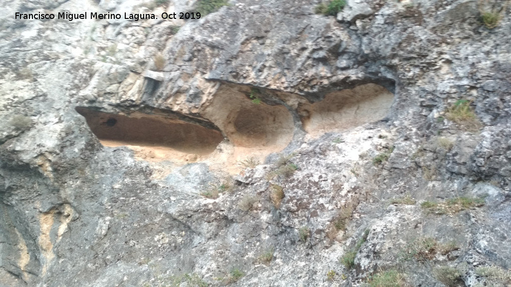 Cerro La Veleta - Cerro La Veleta. Hornacinas en la ladera norte