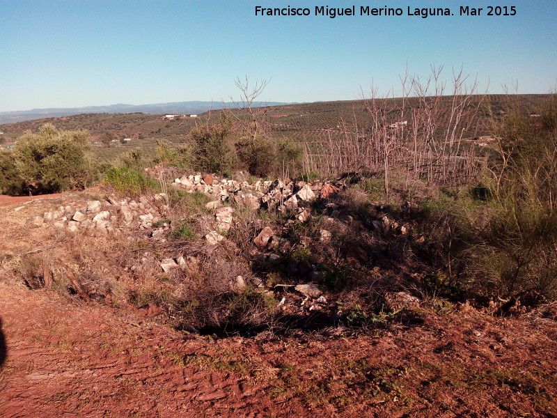 Estanque de los Poyales - Estanque de los Poyales. Montn de piedras en que ha quedado el Cortijo de los Poyales