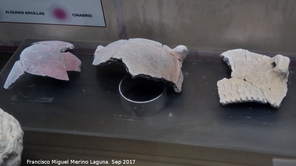 Cueva de los Murci�lagos - Cueva de los Murci�lagos. Cer�mica impresa. Expuesta en la cueva