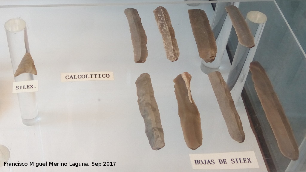 Cueva de los Murcilagos - Cueva de los Murcilagos. Slex calcoltico. Museo Histrico de Zuheros