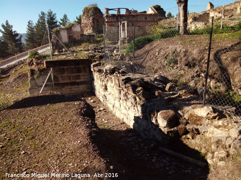 La Mota. Puerta de Mart�n Ruiz - La Mota. Puerta de Mart�n Ruiz. Muralla hasta la puerta
