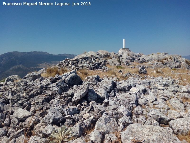 V�rtice geod�sico de la Serrezuela - V�rtice geod�sico de la Serrezuela. 