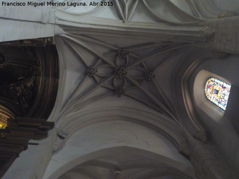 Bas�lica de San Ildefonso. Vidrieras - Bas�lica de San Ildefonso. Vidrieras. B�veda de crucer�a y vidriera