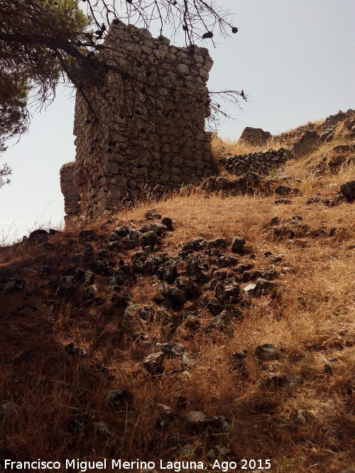 Castillo de Arenas. Recinto Inferior - Castillo de Arenas. Recinto Inferior. Torre�n de la puerta izquierdo