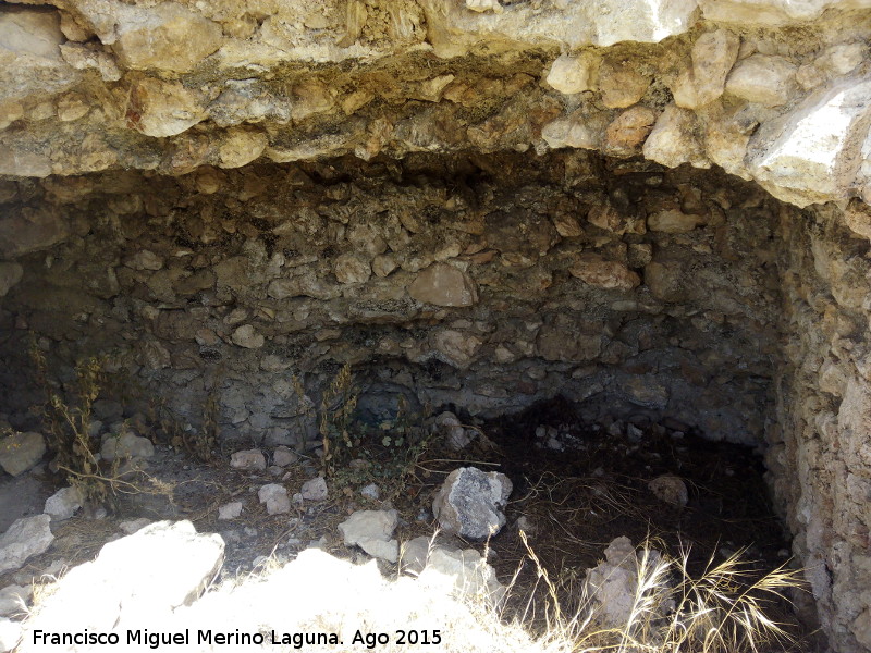 Castillo de Arenas. Recinto Inferior - Castillo de Arenas. Recinto Inferior. Habit�culo