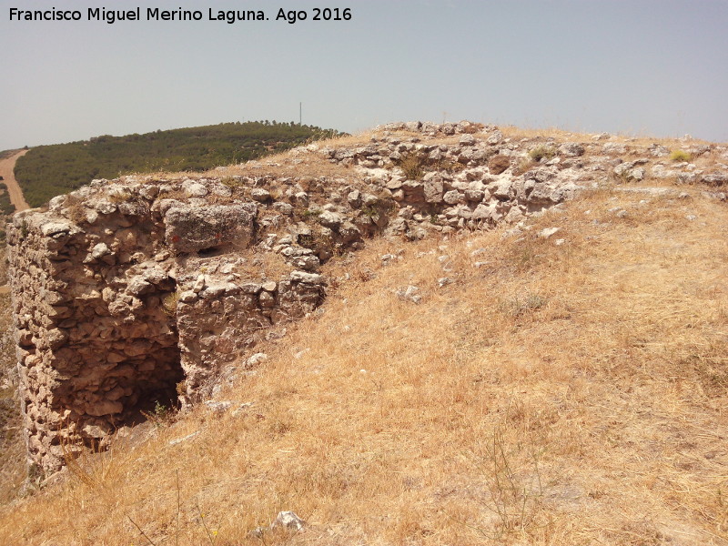 Castillo de Arenas. Recinto Inferior - Castillo de Arenas. Recinto Inferior. Torre�n Suroeste
