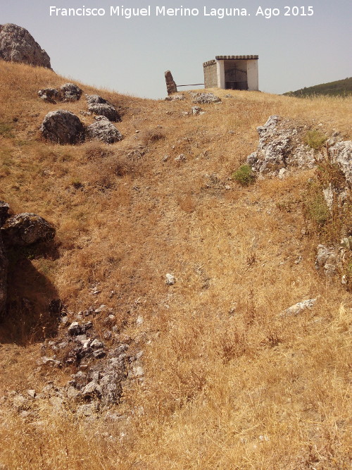 Castillo de Arenas. Recinto Inferior - Castillo de Arenas. Recinto Inferior. Posible nevero