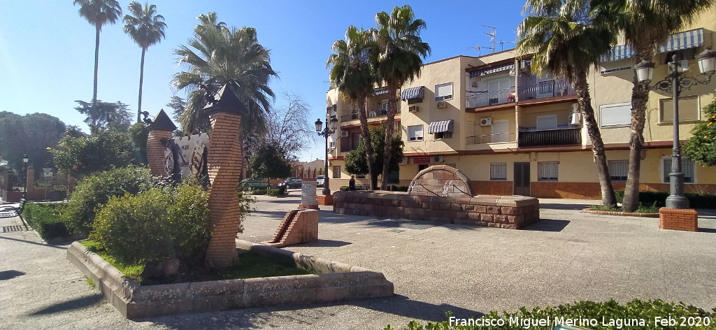 Fuente de la Plaza Yapey� - Fuente de la Plaza Yapey�. Situaci�n