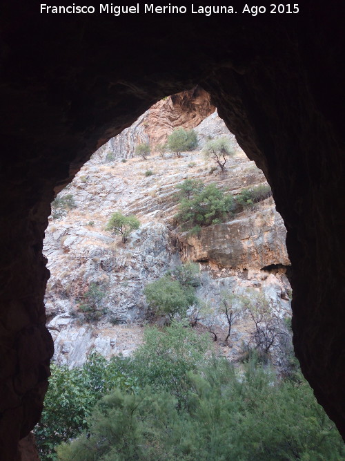 Cueva del Ca��n del Quiebrajano - Cueva del Ca��n del Quiebrajano. Desde el interior