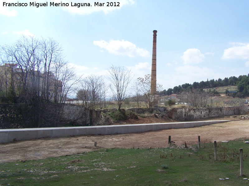 Chimenea de la F�brica de Aceite de los Funes - Chimenea de la F�brica de Aceite de los Funes. Restos de la antigua f�brica