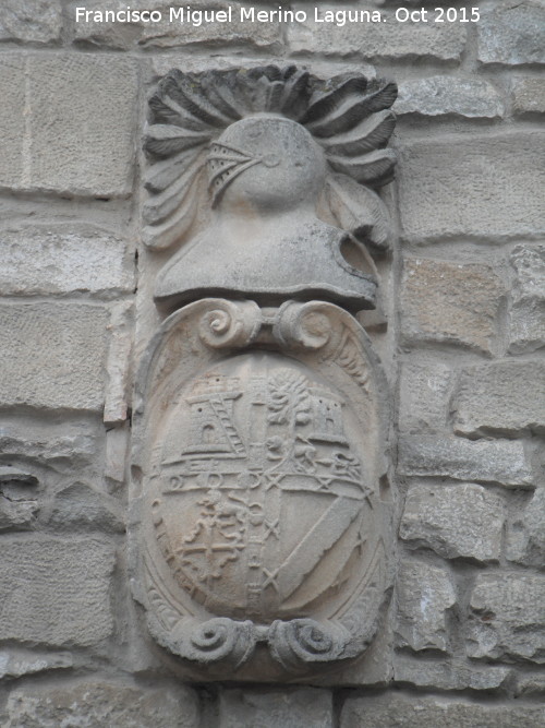 Casa de la Calle Blas Infante n� 23 - Casa de la Calle Blas Infante n� 23. Escudo derecho