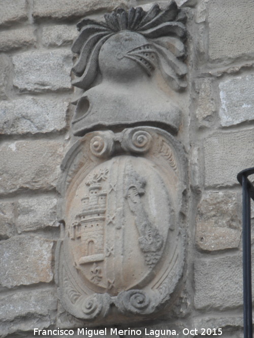Casa de la Calle Blas Infante n� 23 - Casa de la Calle Blas Infante n� 23. Escudo izquierdo