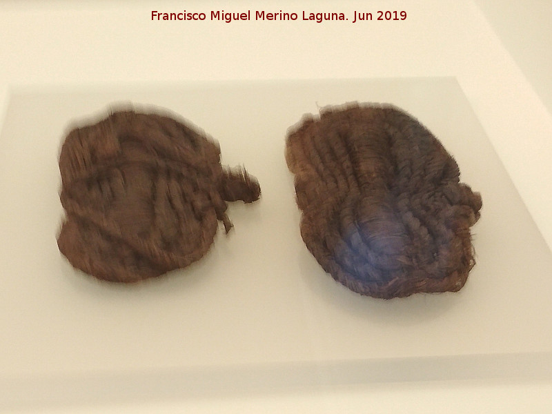 Cueva de los Murci�lagos - Cueva de los Murci�lagos. Sandalias de esparto trenzado 5.500-4-300 a.C. Museo Arqueol�gico de Granada