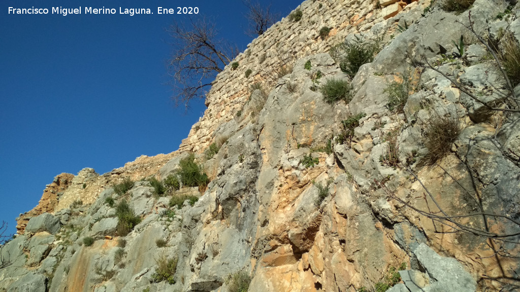 Castillo de Oti�ar. Muralla Oeste - Castillo de Oti�ar. Muralla Oeste. Esquina norte