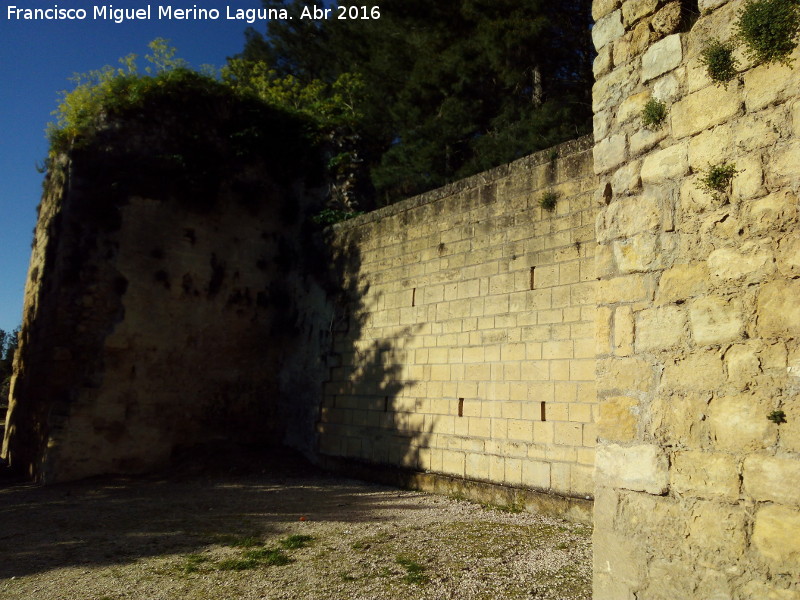 La Mota. Torre�n de Santo Domingo VIII - La Mota. Torre�n de Santo Domingo VIII. Torre�n y lienzo reconstruido