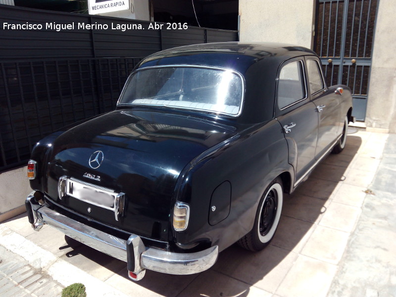 Mercedes-Benz 180 - Mercedes-Benz 180. 