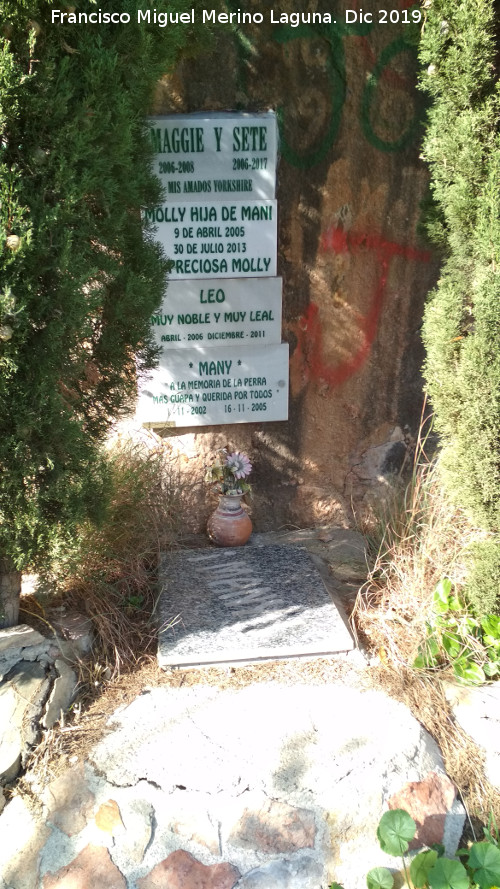 Cementerio de Mascotas - Cementerio de Mascotas. 