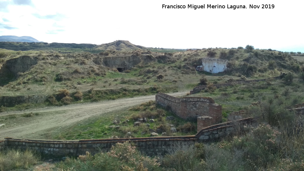 Ermita de San Torcuato - Ermita de San Torcuato. Cuevas por el entorno