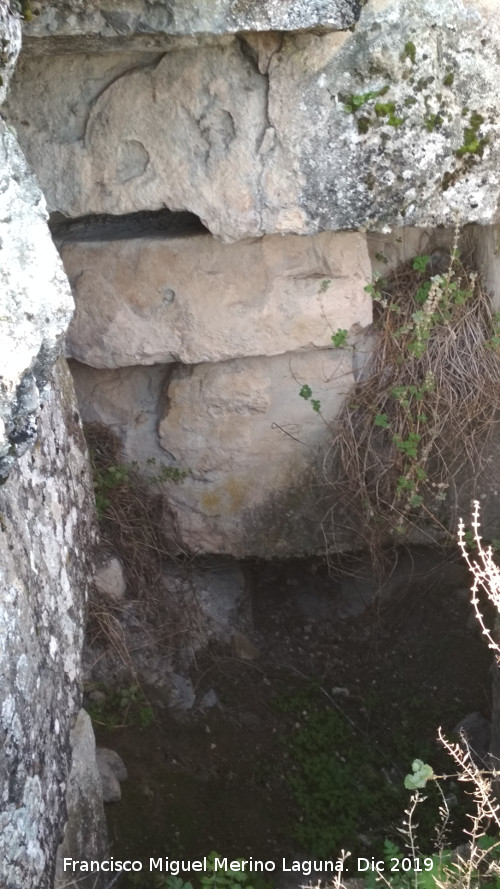 Castell�n de Caviedes - Castell�n de Caviedes. Abrigo