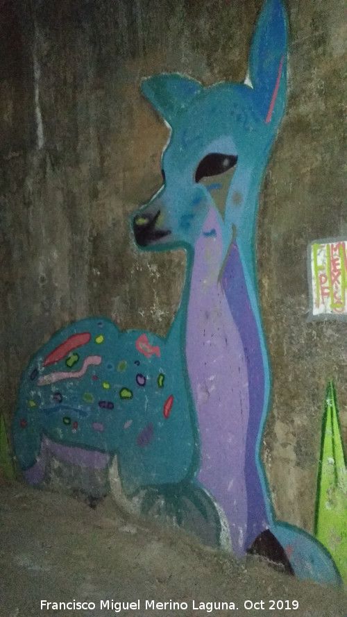 Fundici�n de la Cruz - Fundici�n de la Cruz. Graffiti infantil de Bambi