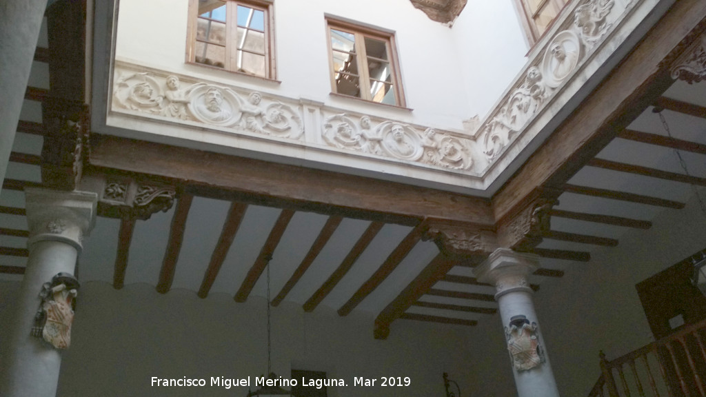 Palacio Episcopal - Palacio Episcopal. Patio