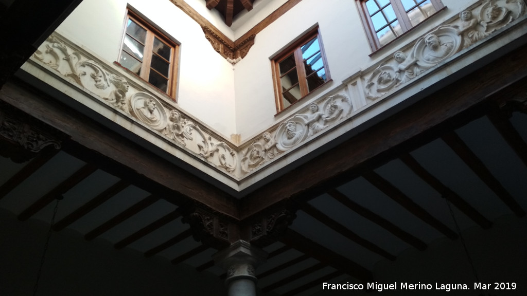 Palacio Episcopal - Palacio Episcopal. Patio