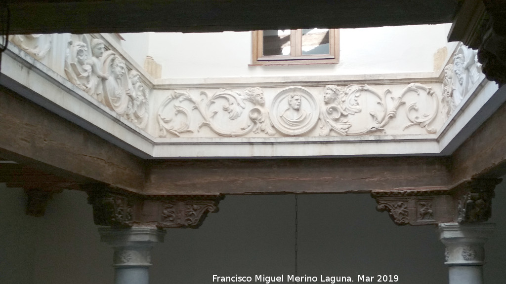 Palacio Episcopal - Palacio Episcopal. Patio