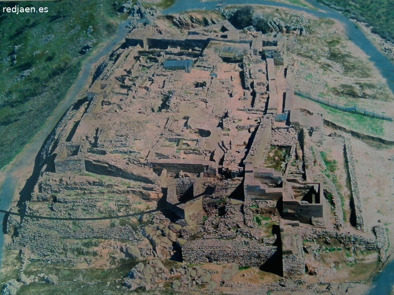 Castillo de Alarcos - Castillo de Alarcos. Ubicaci�n de la puerta. Panel informativo