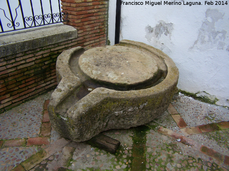 Museo arqueol�gico y Casa de la Cultura - Museo arqueol�gico y Casa de la Cultura. Molino en su patio de entrada