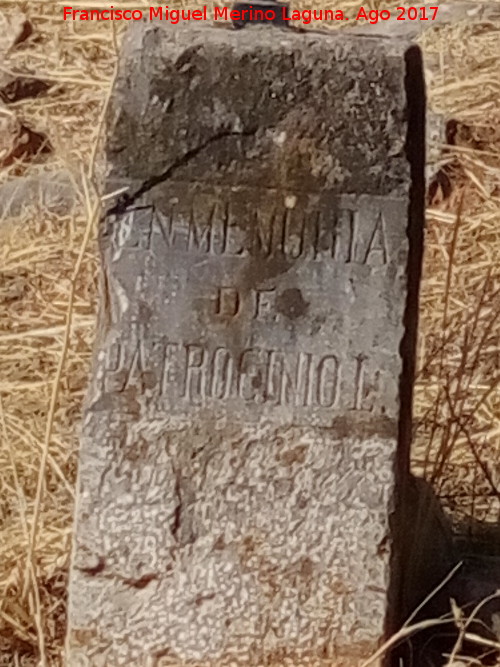 V�a Crucis de Alcaudete - V�a Crucis de Alcaudete. Pedestal con inscripci�n