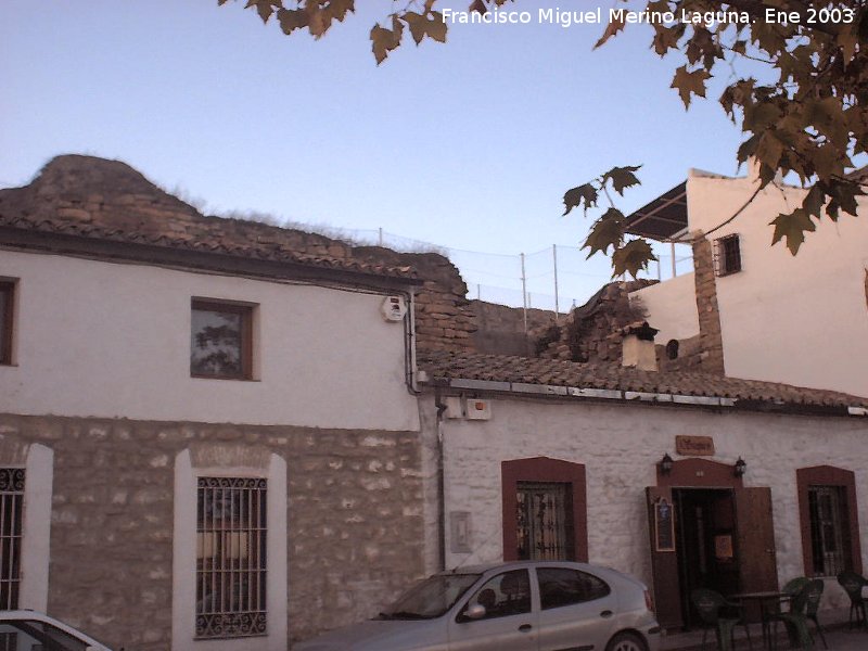 Muralla de la Redonda de Miradores - Muralla de la Redonda de Miradores. Muralla detr�s de las casas