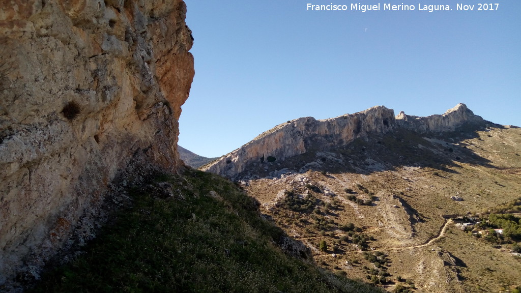 Trancos de la Pe�a - Trancos de la Pe�a. Con La Mella al fondo