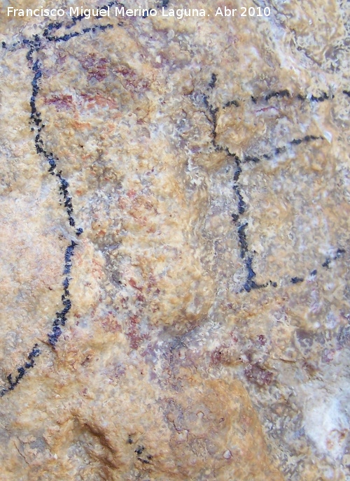 Pinturas rupestres de la Fuente de la Pe�a I - Pinturas rupestres de la Fuente de la Pe�a I. Restos de pinturas rupestres de color rojo