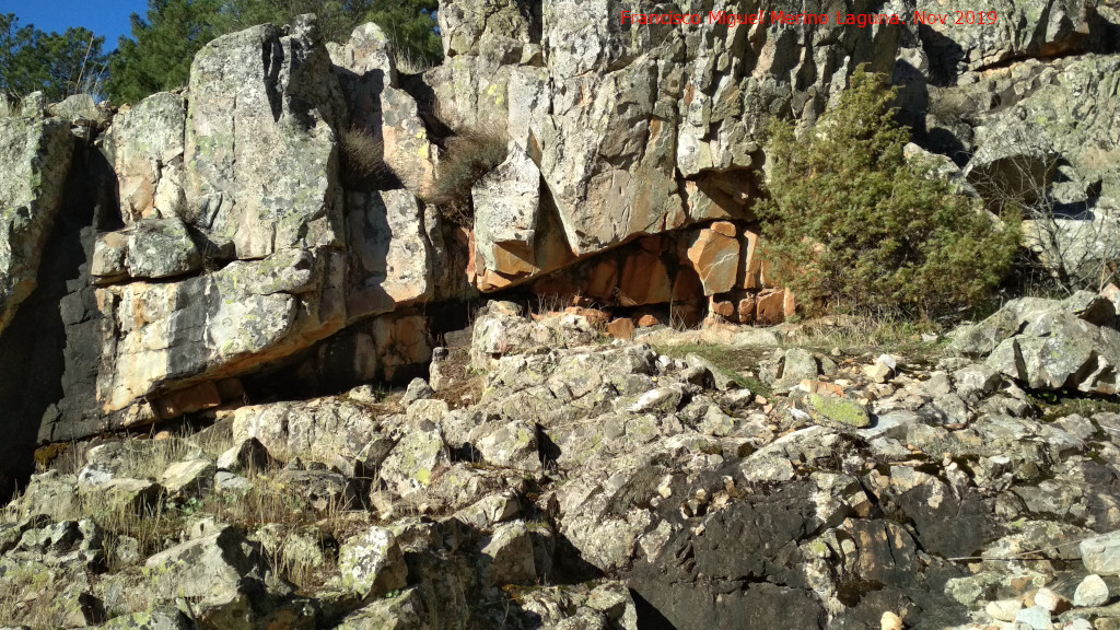 Pinturas rupestres del Arroyo del Chortal III - Pinturas rupestres del Arroyo del Chortal III. Abrigo