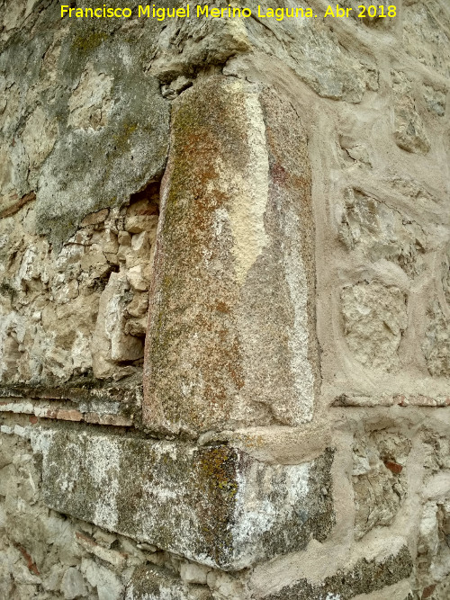 Iglesia de Santa Mara la Blanca - Iglesia de Santa Mara la Blanca. Fuste embutido en su esquina