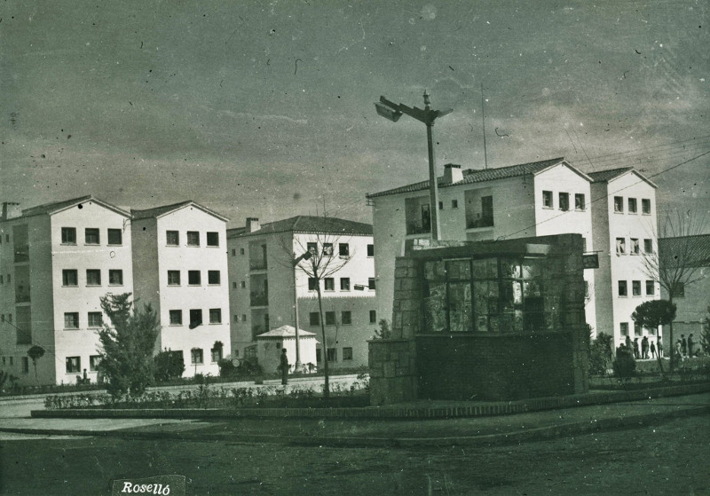 Plaza de la Igualdad - Plaza de la Igualdad. Foto antigua. Fotografa de Jaime Rosell Caada. Archivo IEG