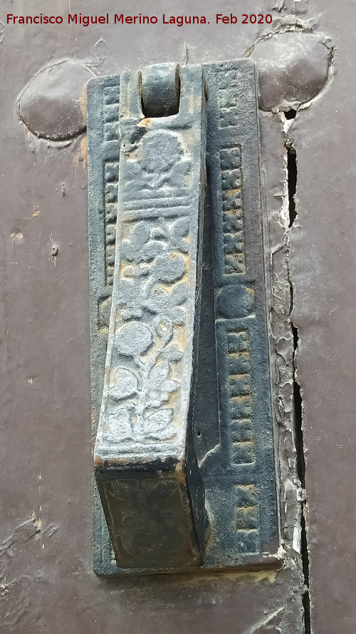 Casa de la Calle Juan Ruiz Gonz�lez n� 12 - Casa de la Calle Juan Ruiz Gonz�lez n� 12. Aldaba