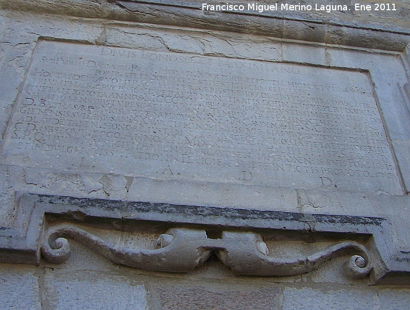 Santuario de las Reliquias - Santuario de las Reliquias. Inscripci�n de la derecha